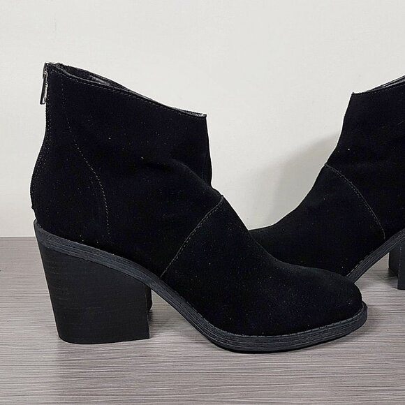 Franco Sarto Nixon Stretch Bootie, Black Suede Womens Sizes 8.5 & 9 - Picture 6 of 9